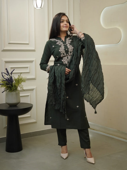 Very Good-Looking Rayon Slub Embroidery Suit Set