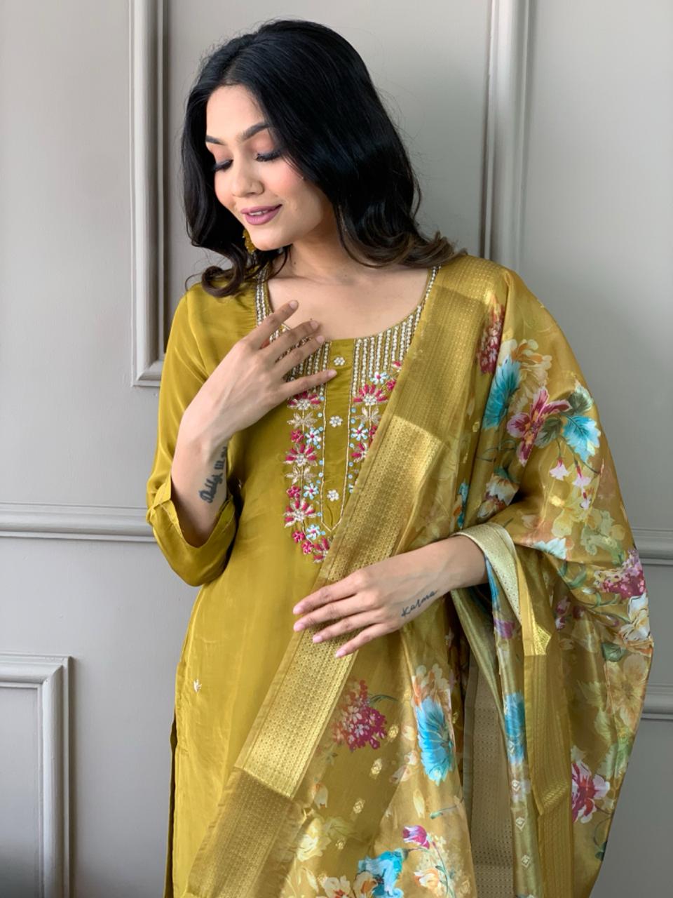 Most Beautiful Viscose Chanderi Suit Set
