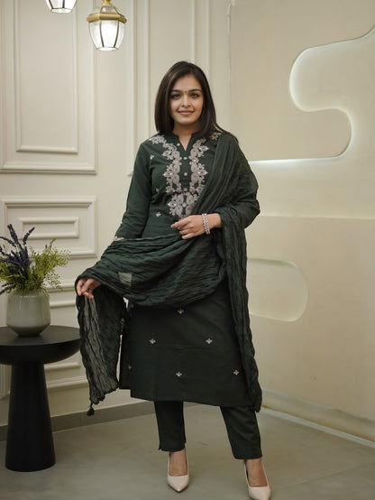 Very Good-Looking Rayon Slub Embroidery Suit Set