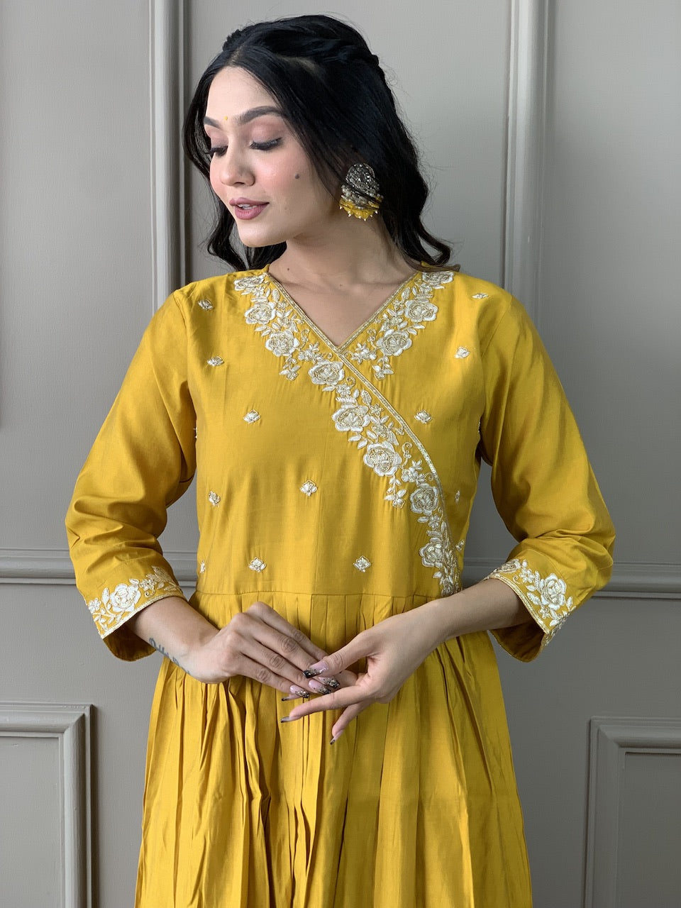 Beautiful Viscose Chanderi Silk Embroidary Suit Set