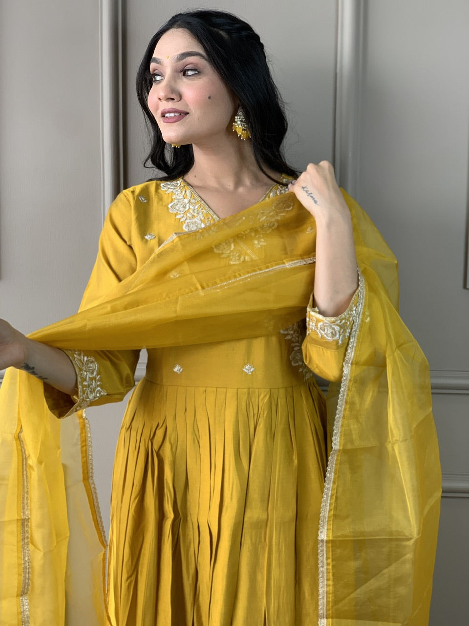 Beautiful Viscose Chanderi Silk Embroidary Suit Set