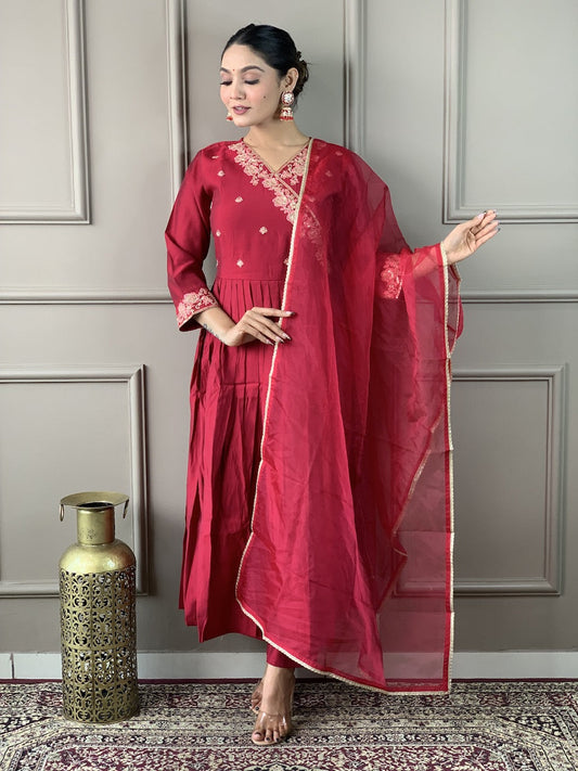 Beautiful Viscose Chanderi Silk Embroidary Suit Set