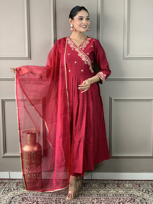 Beautiful Viscose Chanderi Silk Embroidary Suit Set
