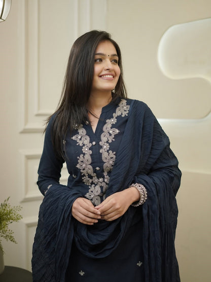 Very Good-Looking Rayon Slub Embroidery Suit Set