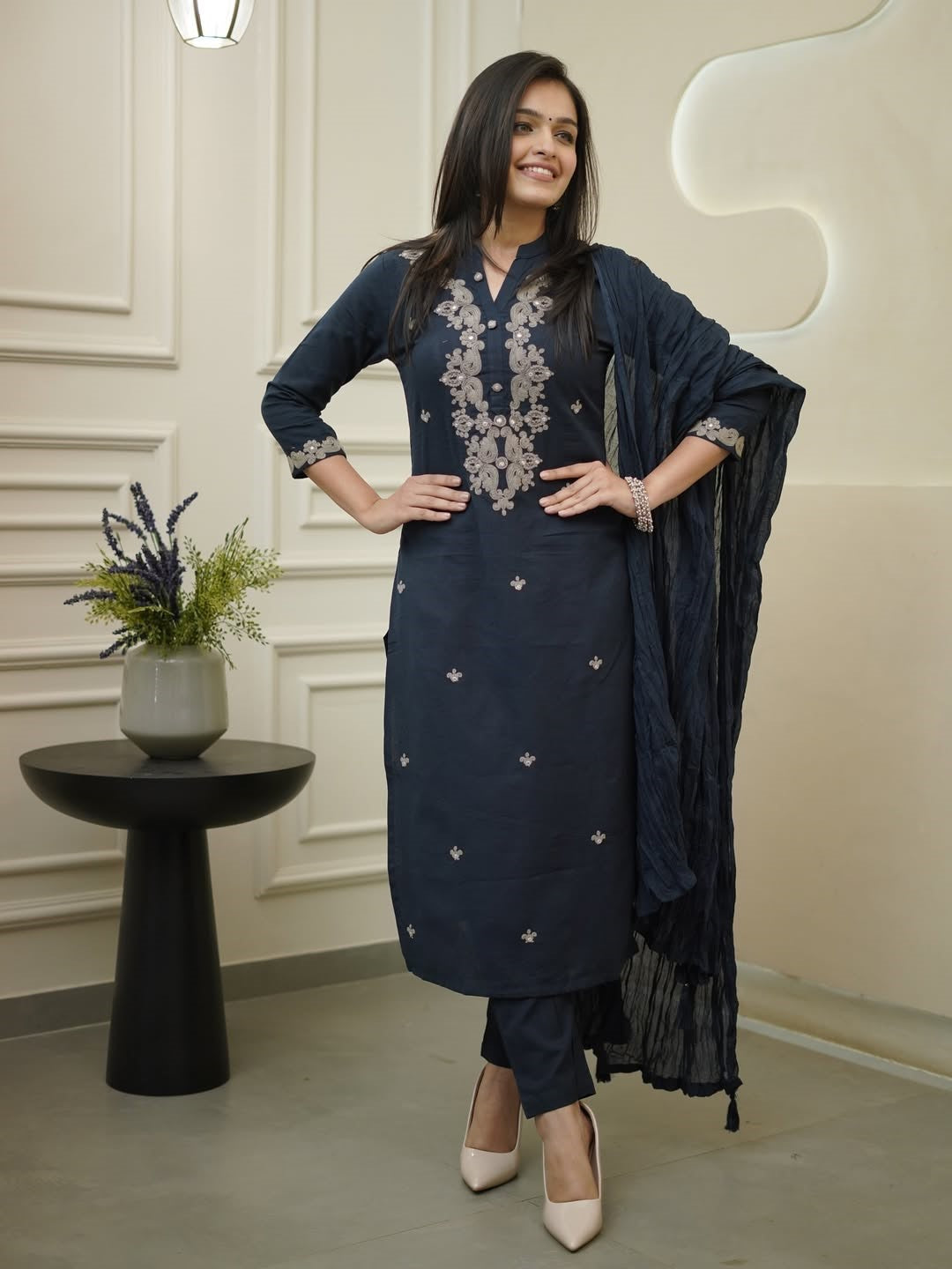 Very Good-Looking Rayon Slub Embroidery Suit Set