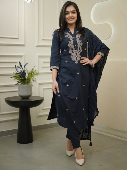 Very Good-Looking Rayon Slub Embroidery Suit Set