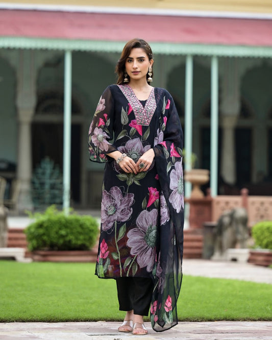 Tremendous Pure Georgette Embroidery Suit Set