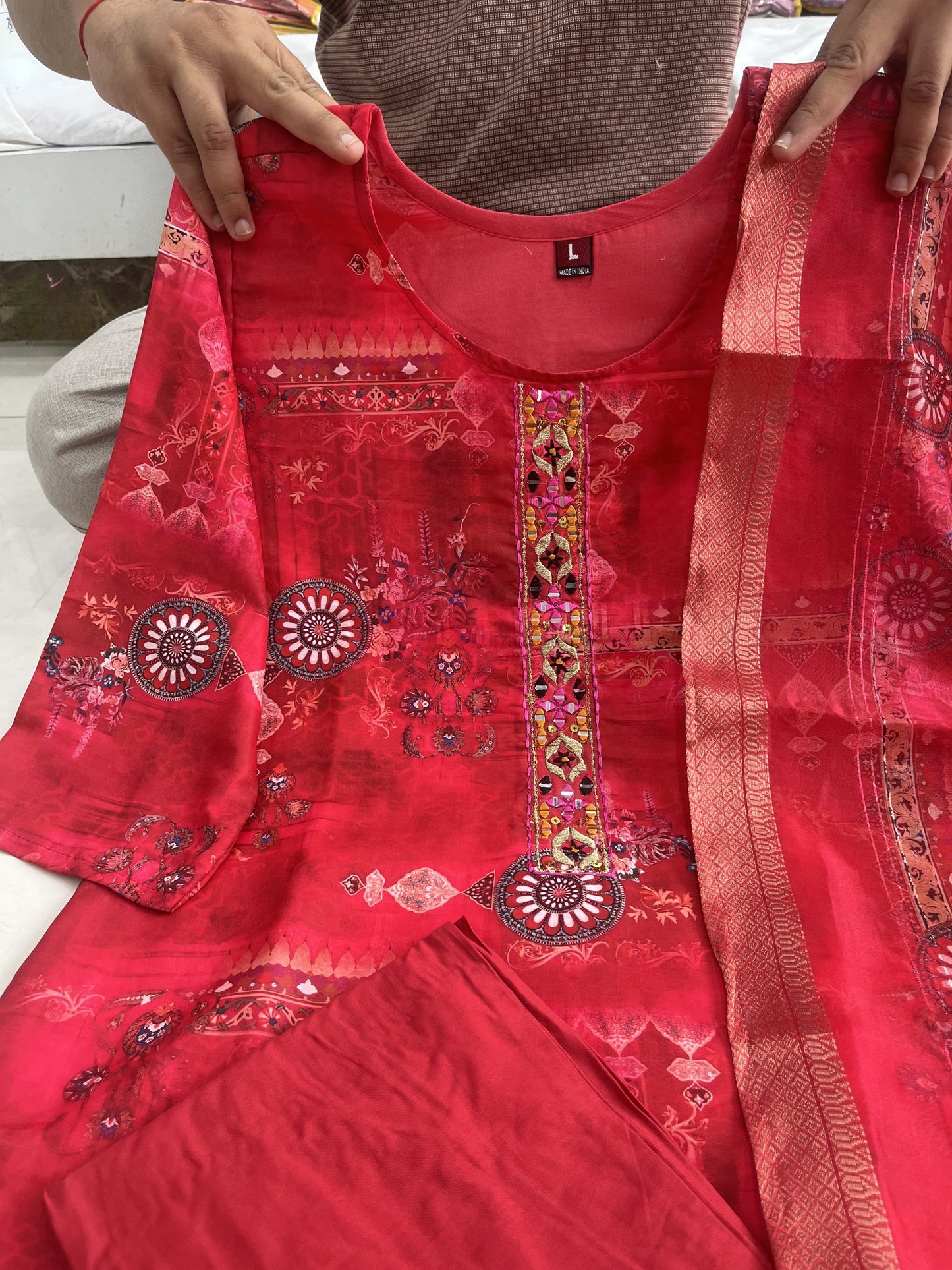 Elegant Pure Silk Jequard Weaving Suit Set