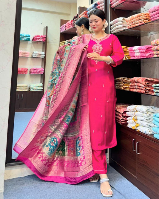 Beautiful Pink Coding Diamond Silk Fabric Embroidary Suit Set
