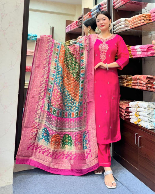 Beautiful Pink Coding Diamond Silk Fabric Embroidary Suit Set
